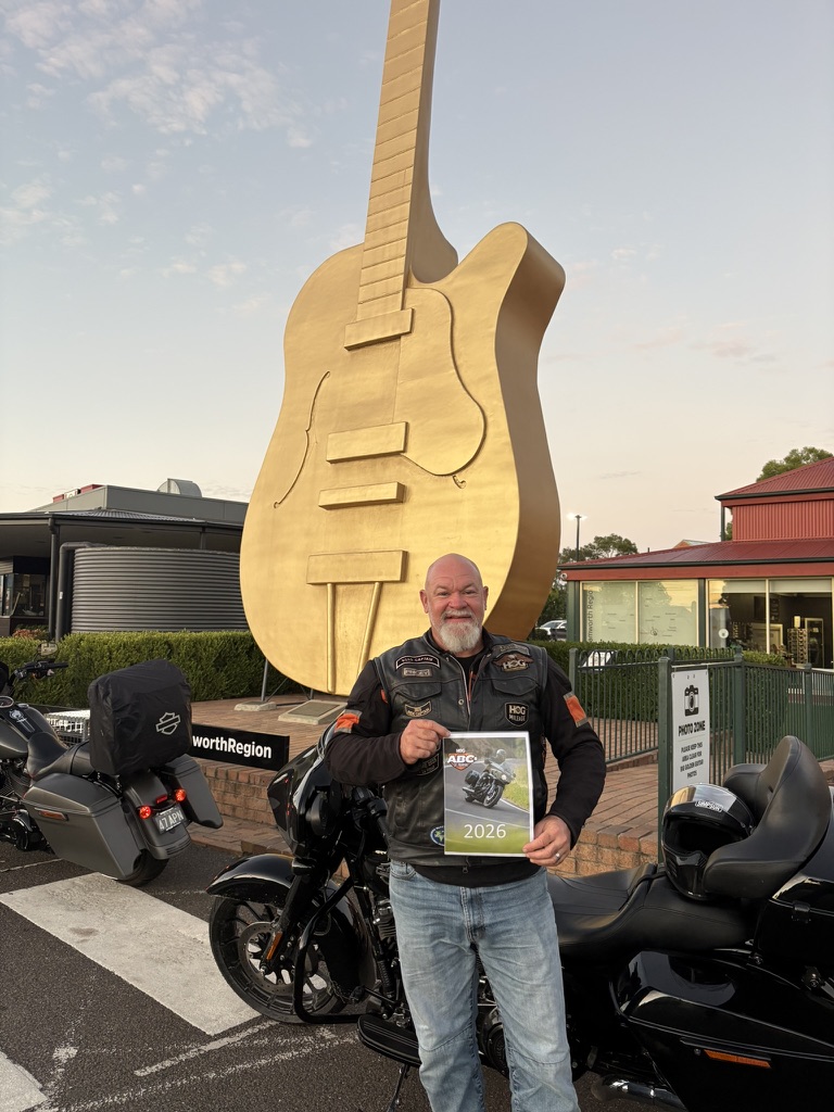 The Golden Guitar - iconic ABC Big Things stop in Tamworth