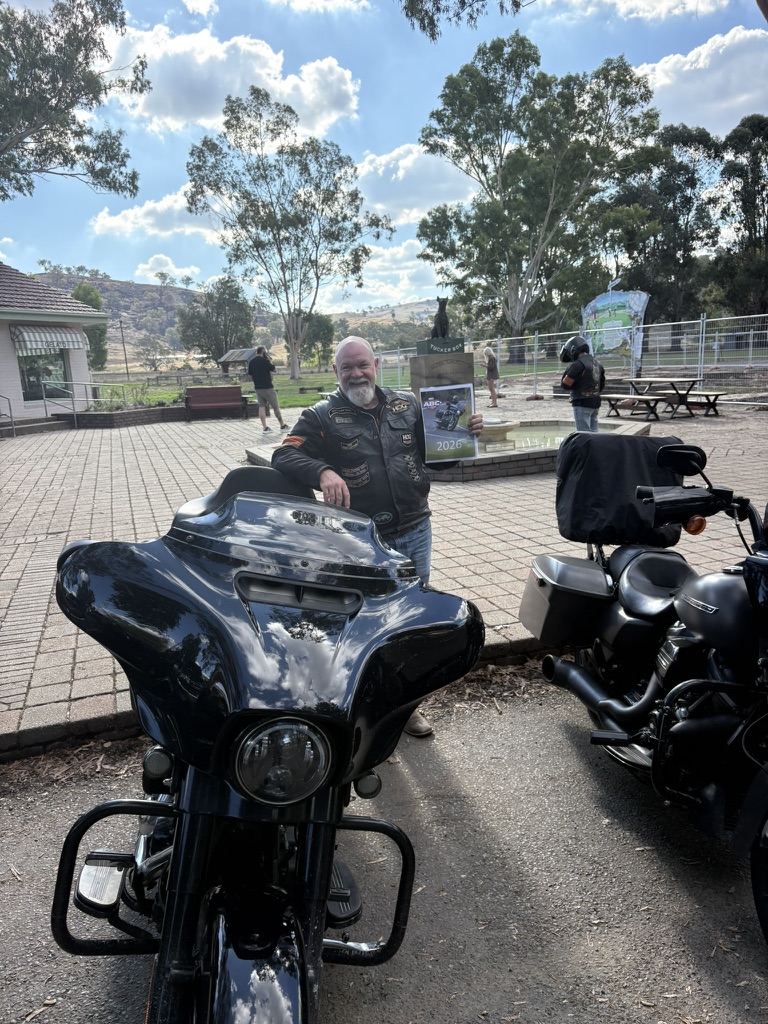 The Dog on the Tuckerbox, five miles from Gundagai - bike in the foreground